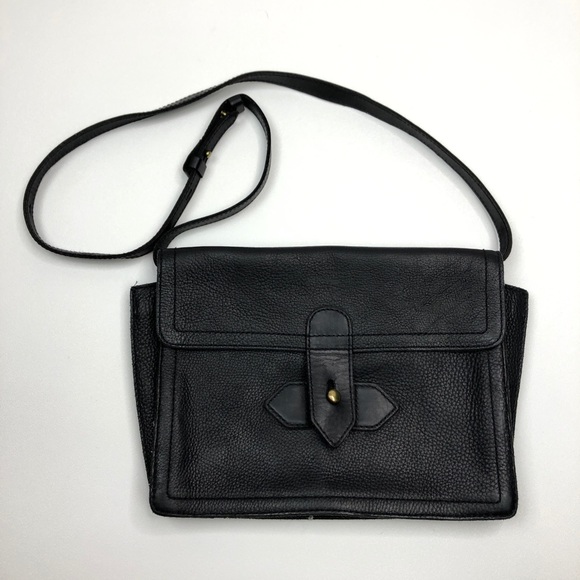 Madewell Handbags - Madewell leather crossbody bag
